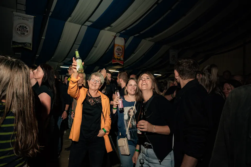 Gründungsfest FF Niederperlesreut - Freitag – Foto 102 von 397