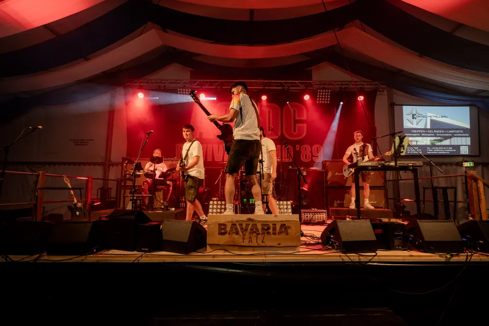 Gründungsfest FF Niederperlesreut - Freitag – Foto 20 von 397
