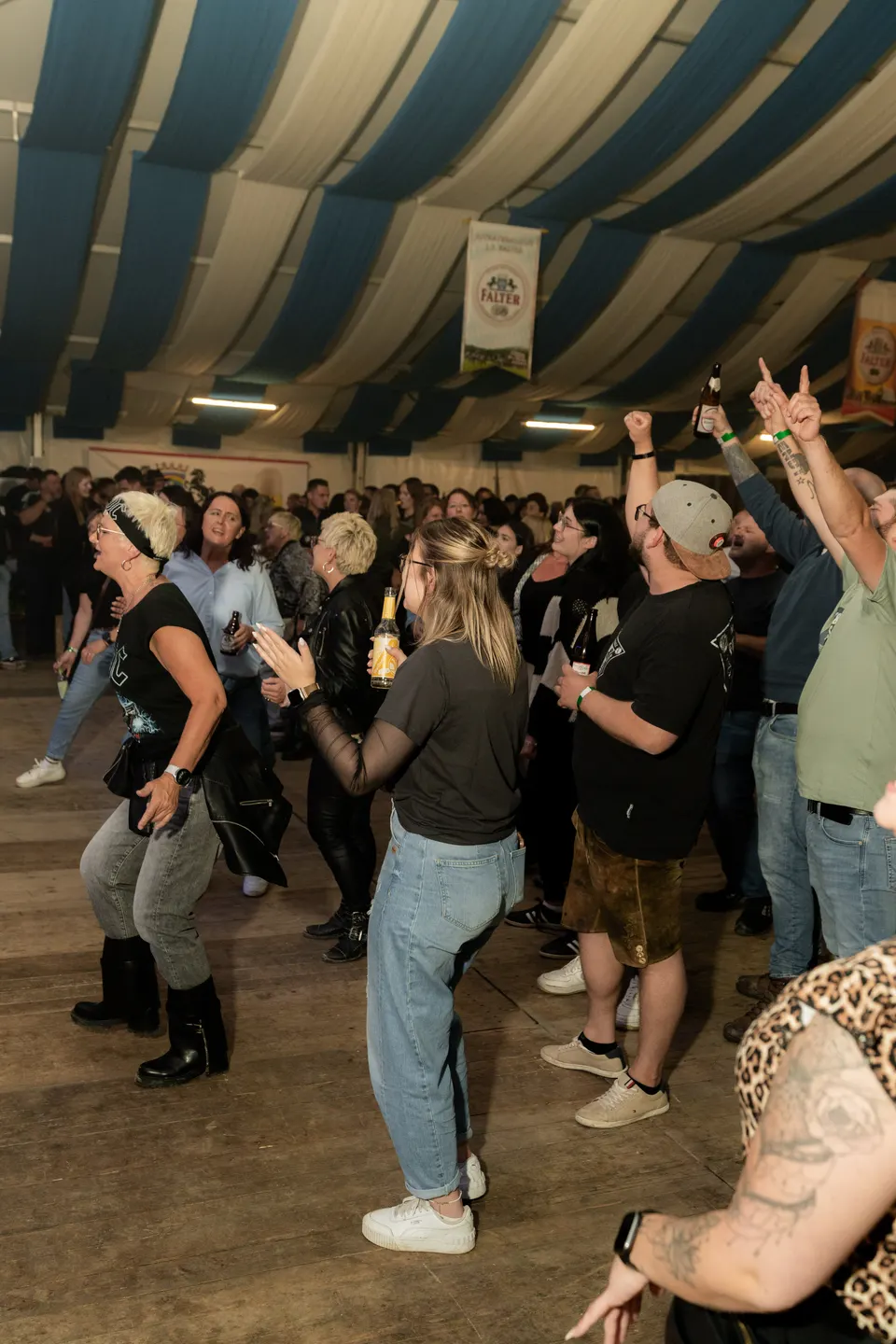 Gründungsfest FF Niederperlesreut - Freitag – Foto 24 von 397