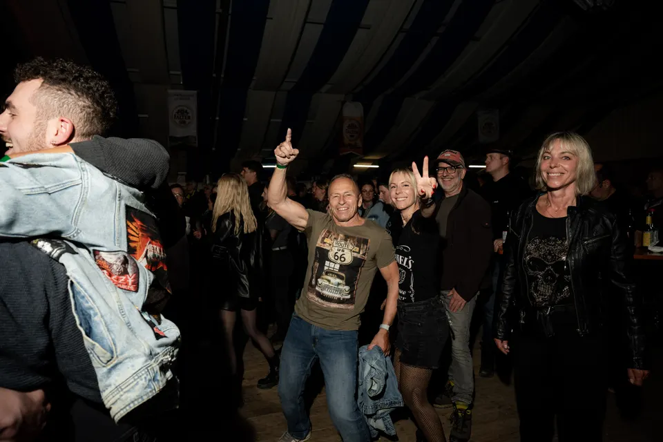 Gründungsfest FF Niederperlesreut - Freitag – Foto 271 von 397