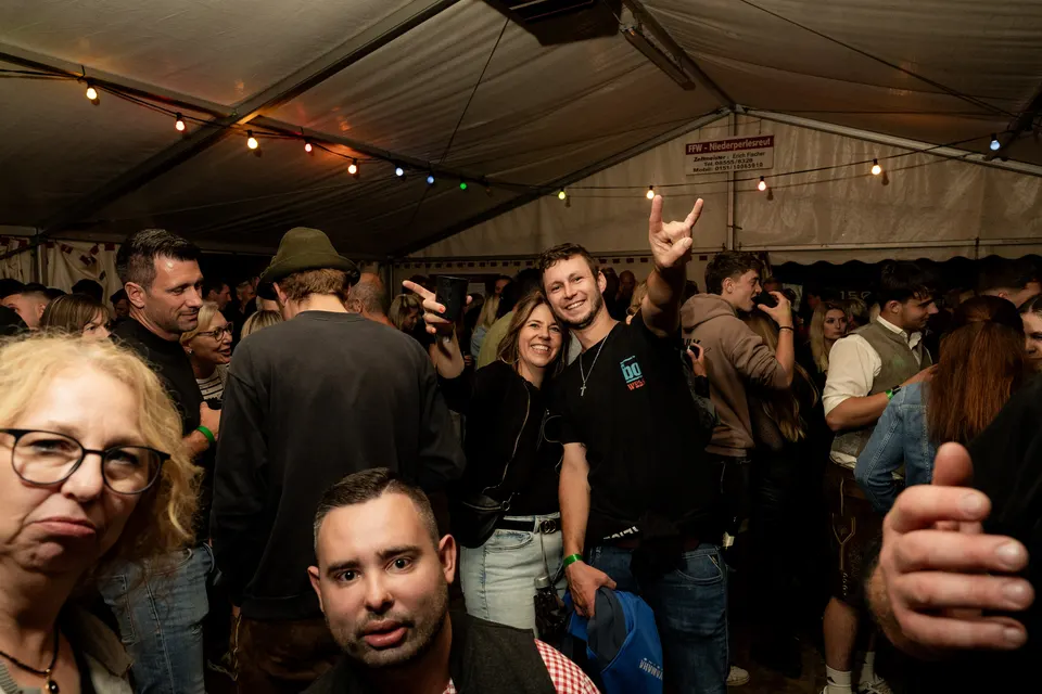 Gründungsfest FF Niederperlesreut - Freitag – Foto 325 von 397