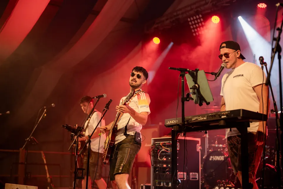 Gründungsfest FF Niederperlesreut - Freitag – Foto 32 von 397