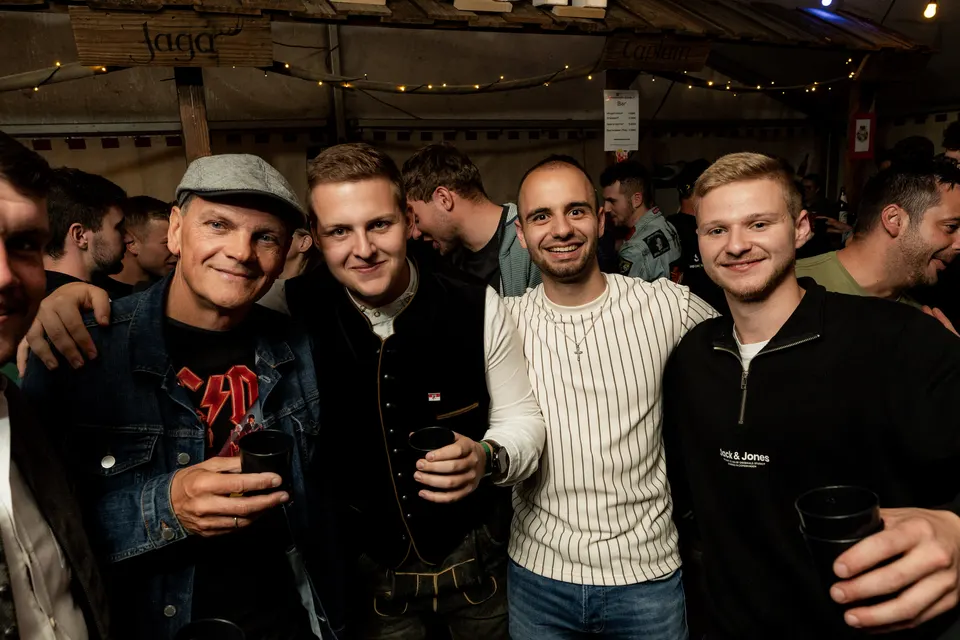Gründungsfest FF Niederperlesreut - Freitag – Foto 329 von 397