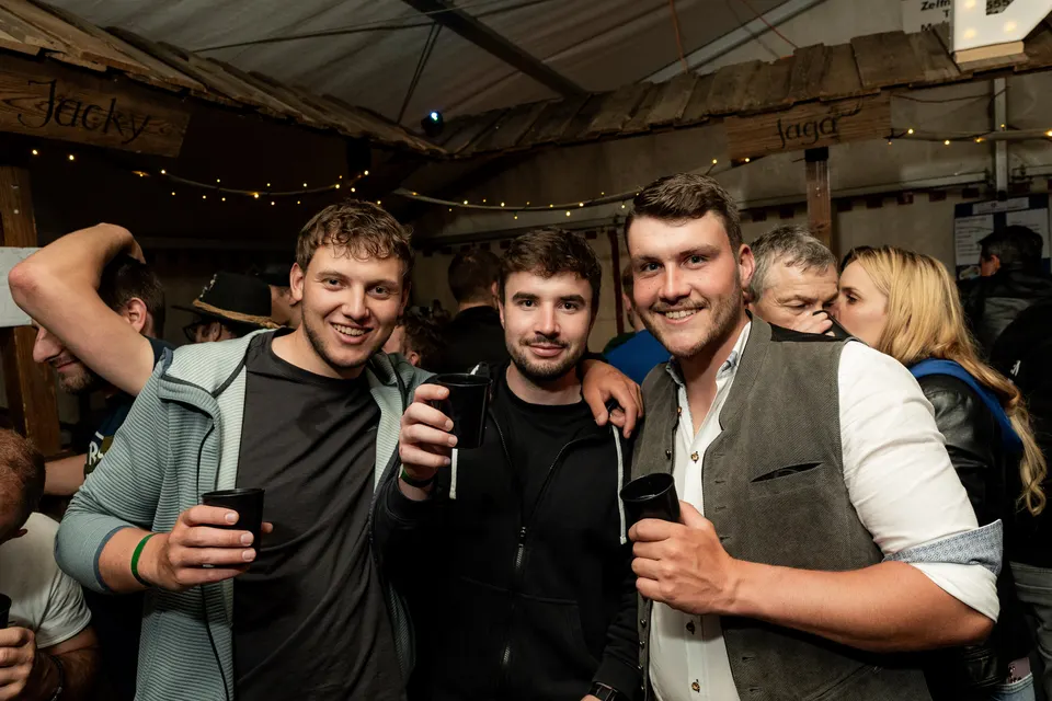 Gründungsfest FF Niederperlesreut - Freitag – Foto 355 von 397