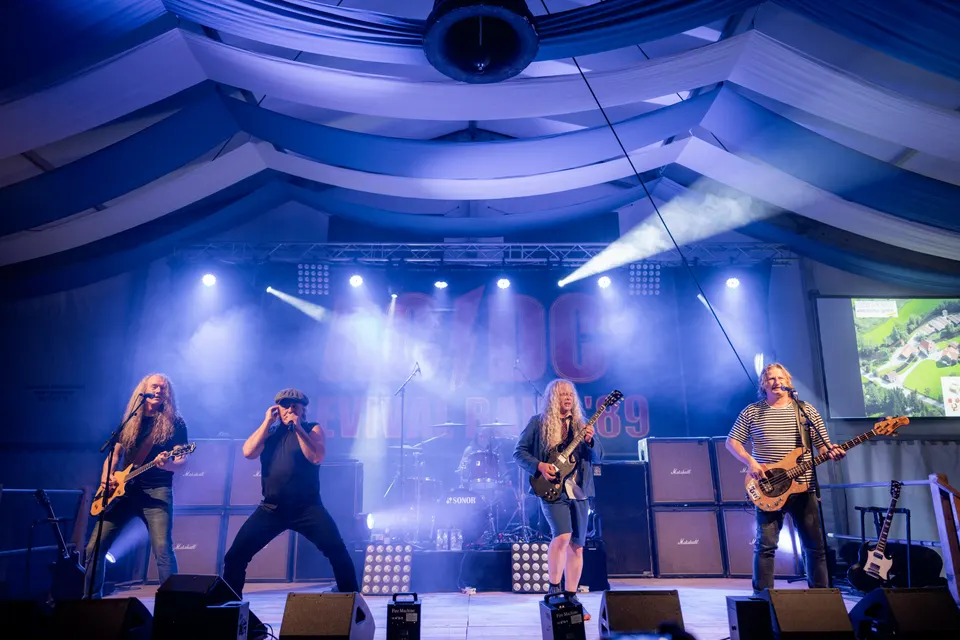 Gründungsfest FF Niederperlesreut - Freitag – Foto 80 von 397