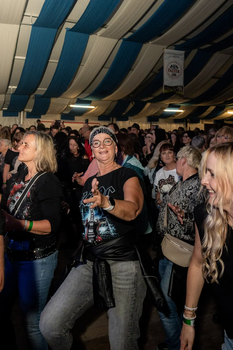 Gründungsfest FF Niederperlesreut - Freitag – Foto 82 von 397