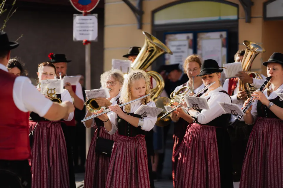 Gründungsfest FF Niederperlesreut - Samstag – Foto 372 von 730