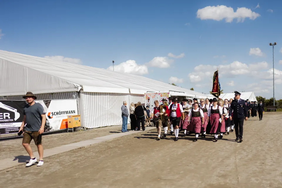 Gründungsfest FF Niederperlesreut - Samstag – Foto 4 von 730