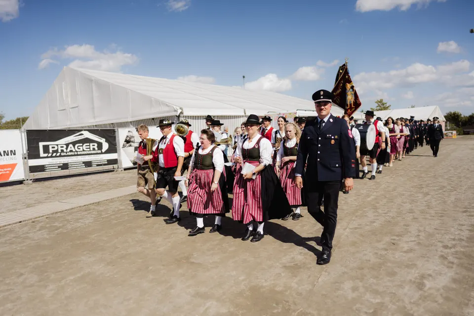 Gründungsfest FF Niederperlesreut - Samstag – Foto 5 von 730