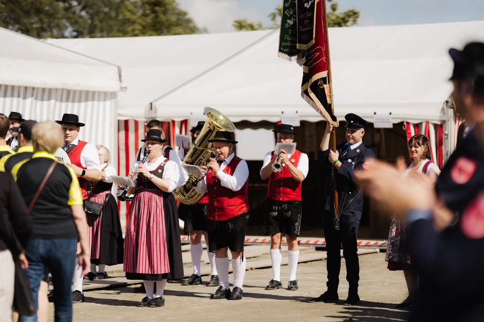 Gründungsfest FF Niederperlesreut - Samstag – Foto 50 von 730