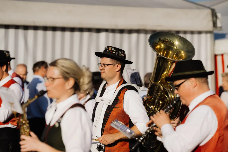 Gründungsfest FF Niederperlesreut - Samstag – Foto 542 von 730