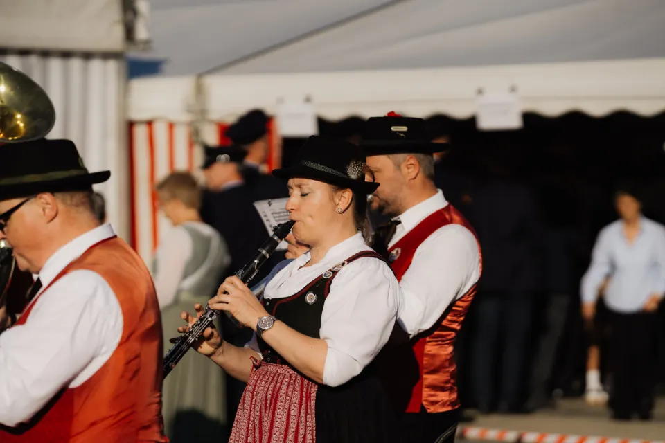 Gründungsfest FF Niederperlesreut - Samstag – Foto 543 von 730