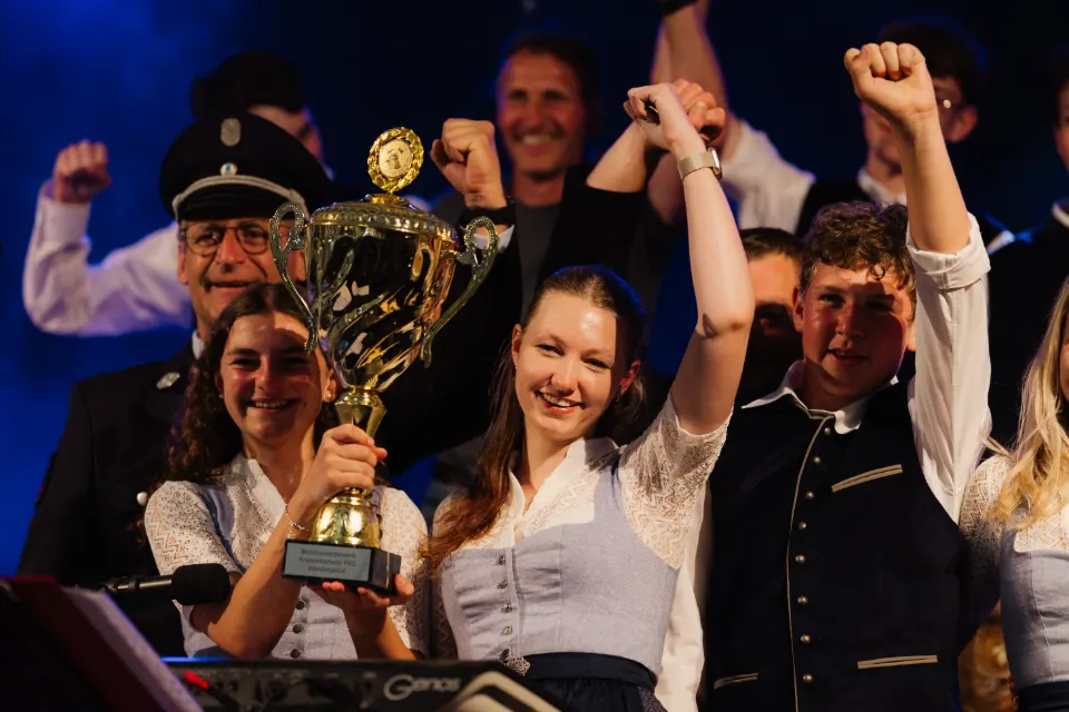 Gründungsfest FF Niederperlesreut - Samstag – Foto 590 von 730