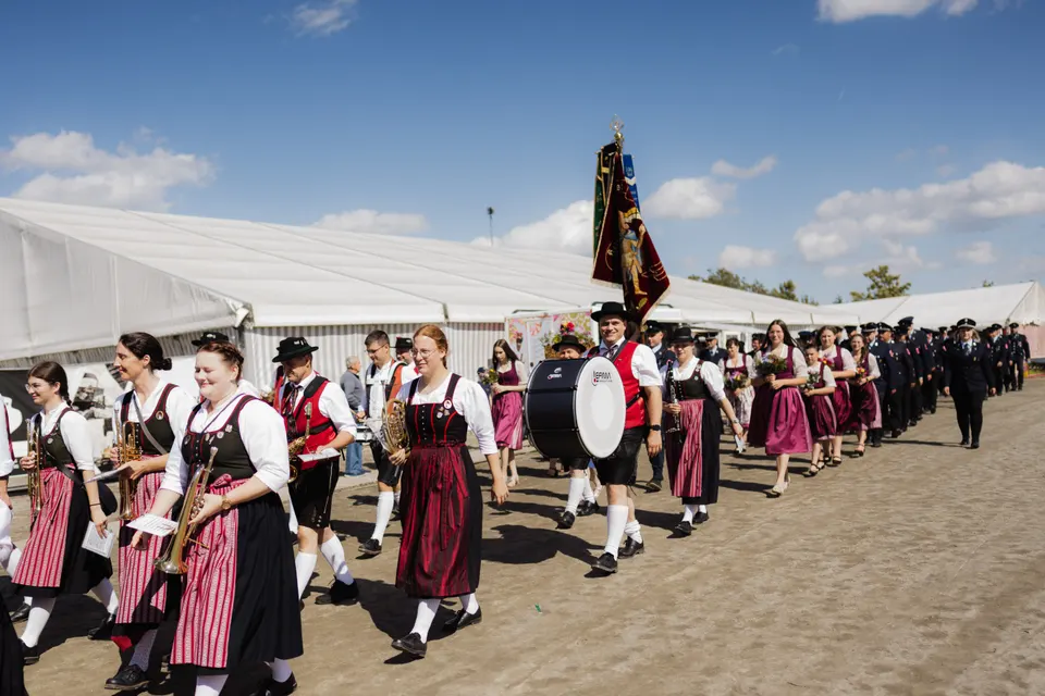 Gründungsfest FF Niederperlesreut - Samstag – Foto 6 von 730