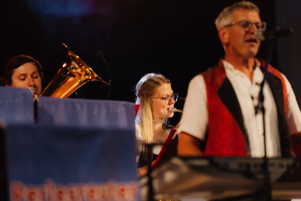 Gründungsfest FF Niederperlesreut - Samstag – Foto 616 von 730