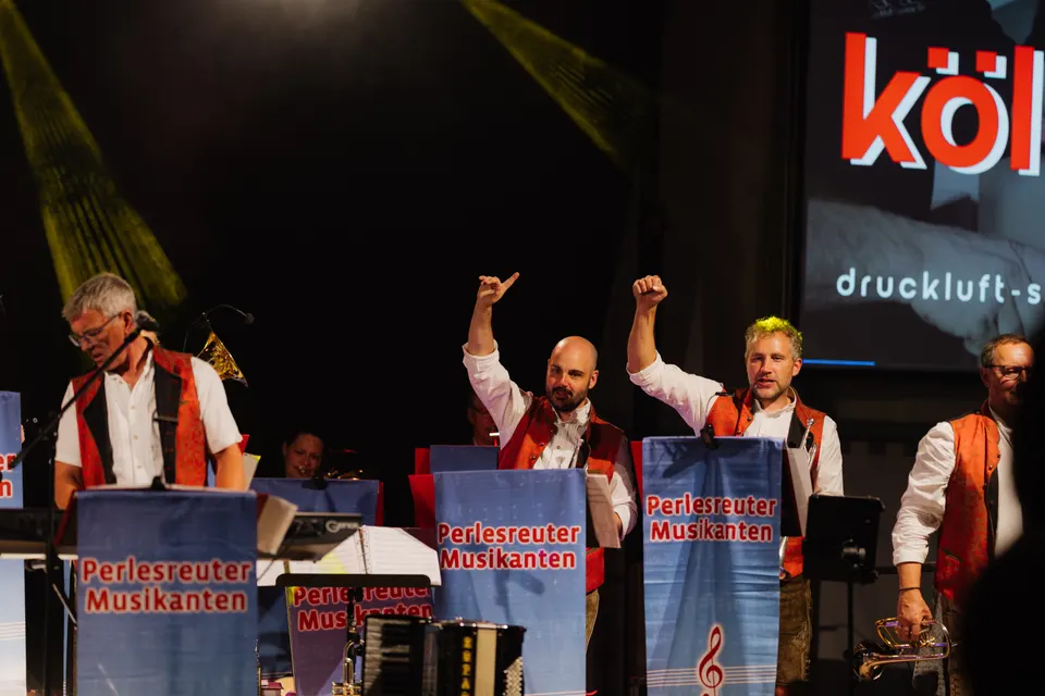Gründungsfest FF Niederperlesreut - Samstag – Foto 653 von 730