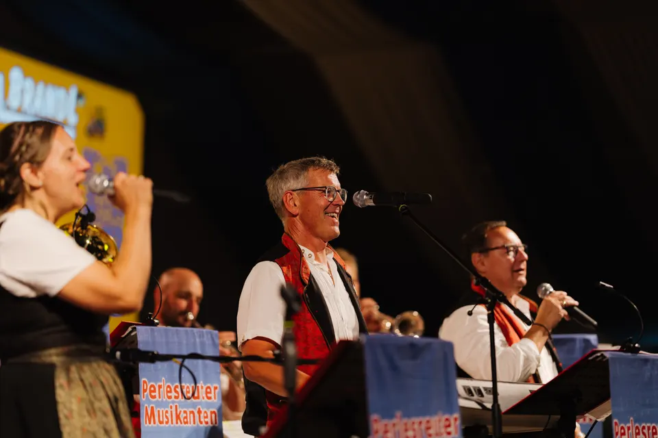 Gründungsfest FF Niederperlesreut - Samstag – Foto 655 von 730