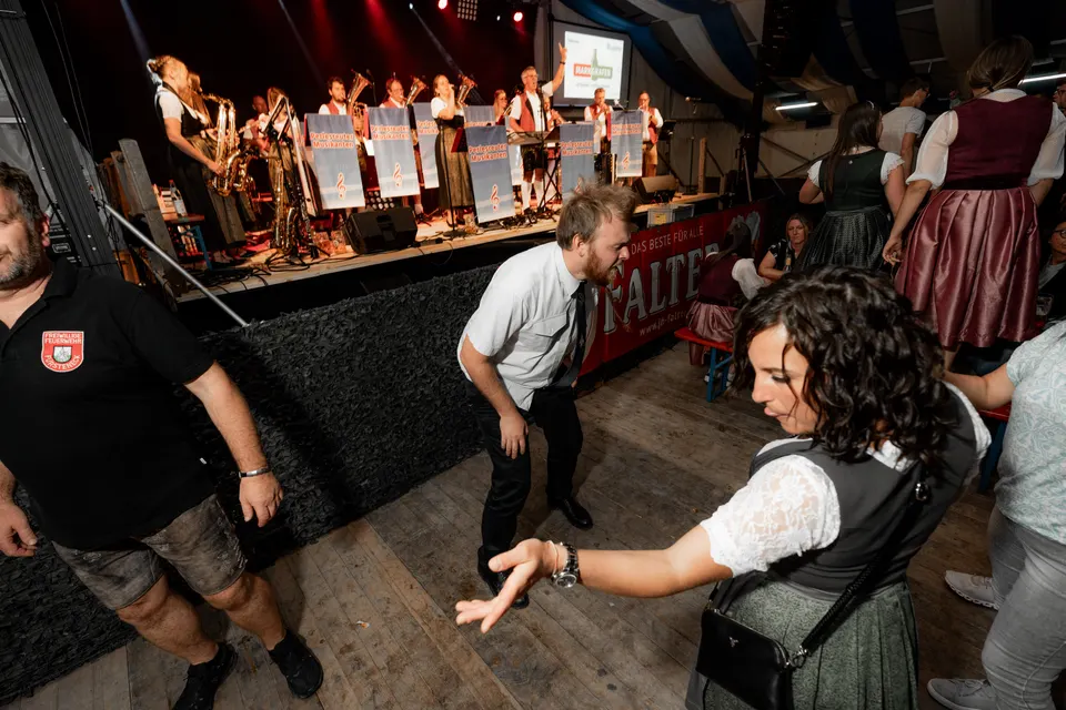 Gründungsfest FF Niederperlesreut - Samstag – Foto 688 von 730