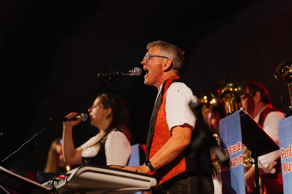 Gründungsfest FF Niederperlesreut - Samstag – Foto 690 von 730