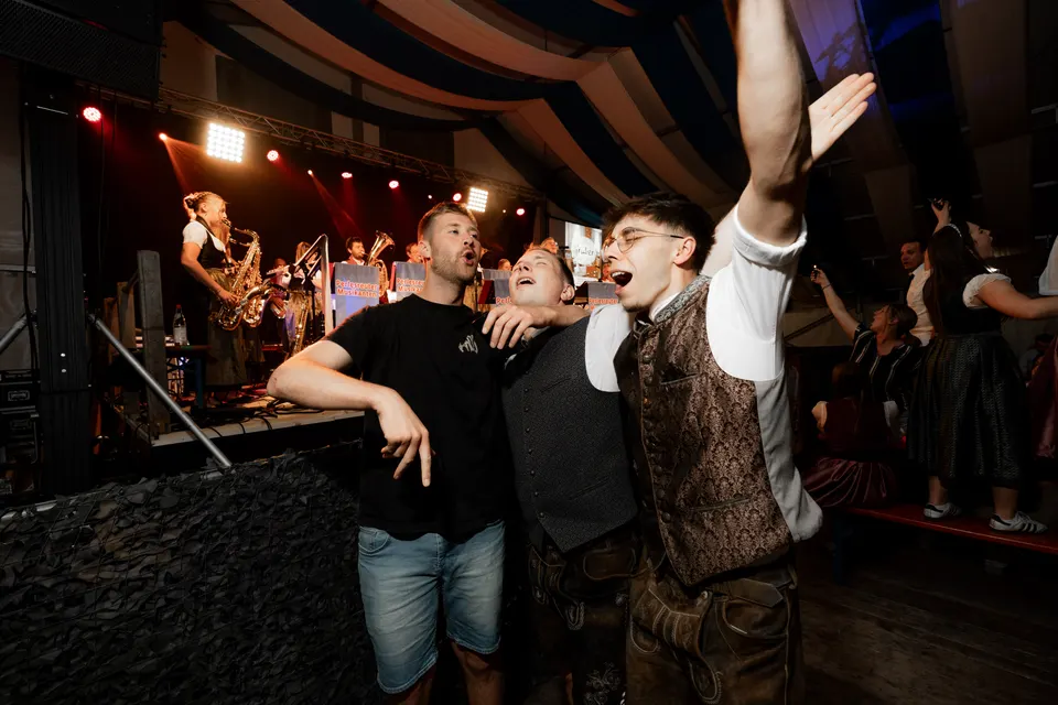 Gründungsfest FF Niederperlesreut - Samstag – Foto 712 von 730