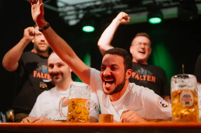 Jubel am Bierbank-Tisch